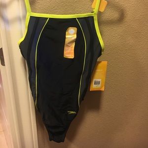 Speedo Swimsuit Size 4 NWT